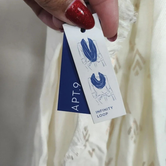 Apt 9 Cream Gold Infinity Loop Scarf Raw Hem NEW - Picture 6 of 8